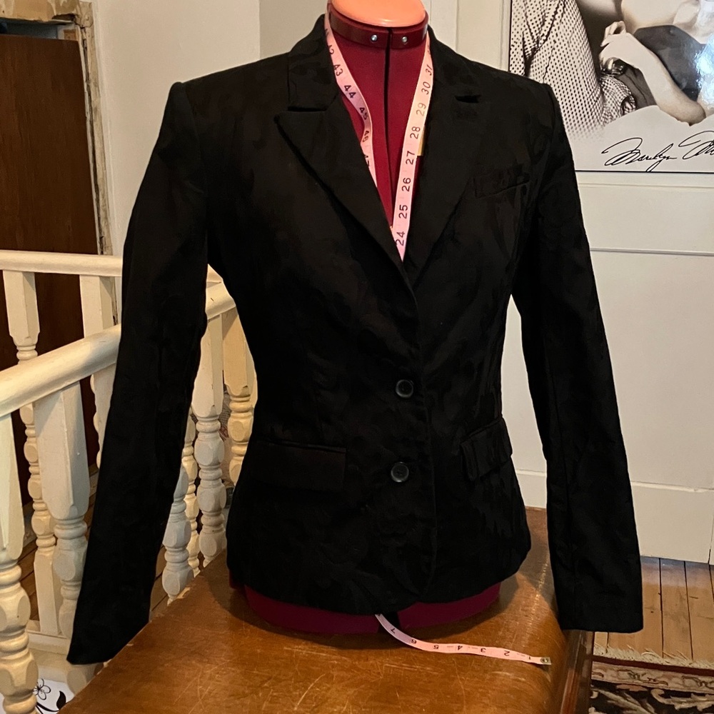 Couture Baroque Single-Button Blazer — Size Small